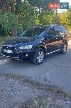 Mitsubishi Outlander  2012