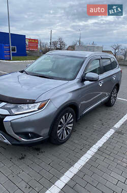 Mitsubishi Outlander  2018