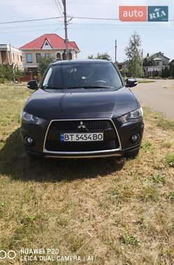Mitsubishi Outlander  2011