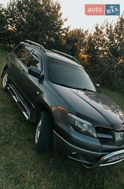 Mitsubishi Outlander  2004