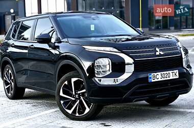 Mitsubishi Outlander  2021