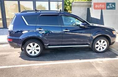 Mitsubishi Outlander  2011