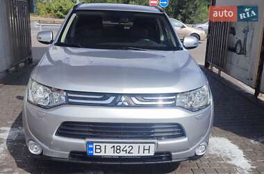 Mitsubishi Outlander  2013