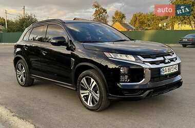 Mitsubishi Outlander  2023