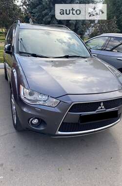 Mitsubishi Outlander  2011