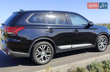 Mitsubishi Outlander  2016