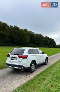 Mitsubishi Outlander 2016