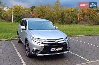 Mitsubishi Outlander  2015