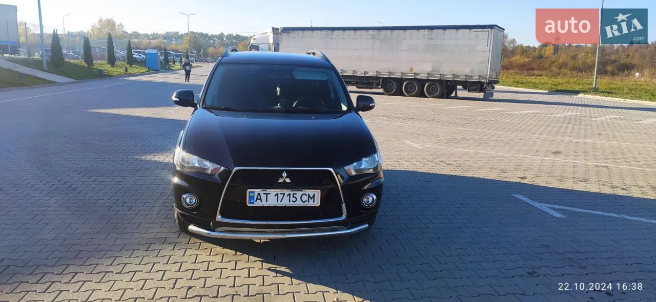 2012 Mitsubishi Outlander - фото 1