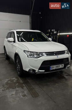 Mitsubishi Outlander  2015