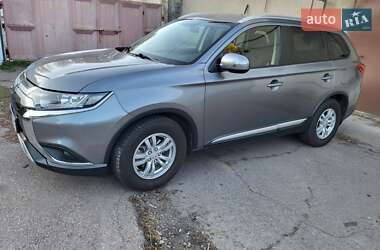 Mitsubishi Outlander  2018