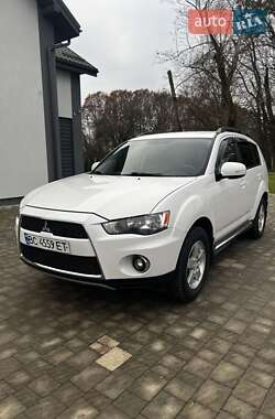 Mitsubishi Outlander  2010