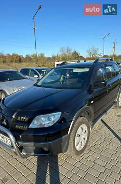 Mitsubishi Outlander  2005