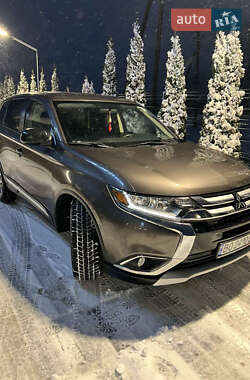 Mitsubishi Outlander  2018