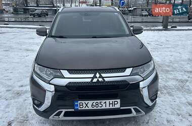 Mitsubishi Outlander  2019