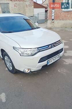 Mitsubishi Outlander  2013
