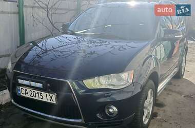 Mitsubishi Outlander  2012