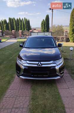 Mitsubishi Outlander  2017