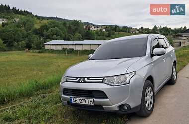 Mitsubishi Outlander  2013