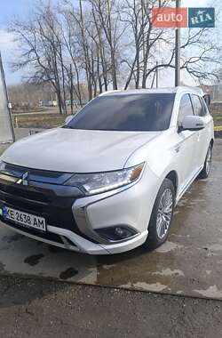 Mitsubishi Outlander  2020