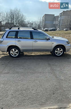 Mitsubishi Outlander  2005