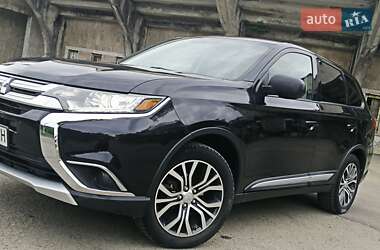 Mitsubishi Outlander  2016