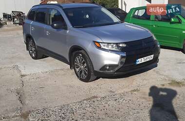 Mitsubishi Outlander 2016