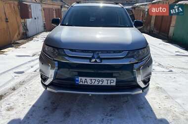 Mitsubishi Outlander  2016
