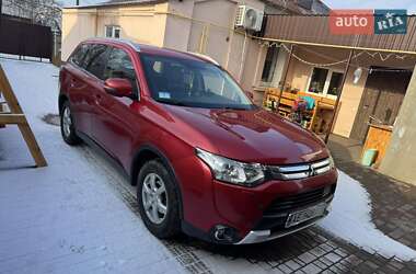 Mitsubishi Outlander  2014
