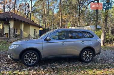 Mitsubishi Outlander  2014