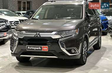Mitsubishi Outlander  2015
