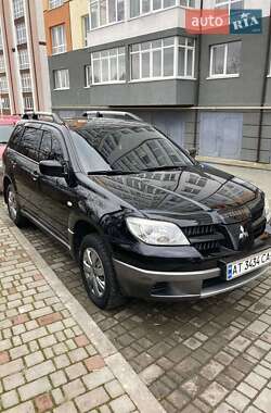 Mitsubishi Outlander  2003