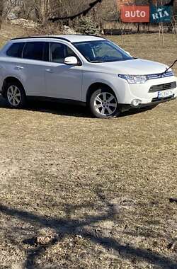 Mitsubishi Outlander 2013