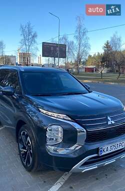 Mitsubishi Outlander 2024