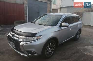 Mitsubishi Outlander  2015