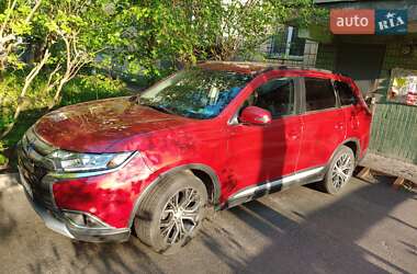 Mitsubishi Outlander 2015