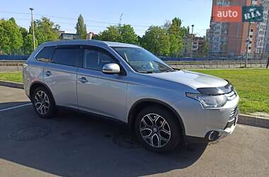 Mitsubishi Outlander  2014