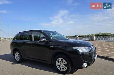 Mitsubishi Outlander  2014