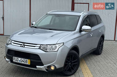 Mitsubishi Outlander  2015