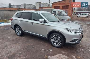 Mitsubishi Outlander  2019