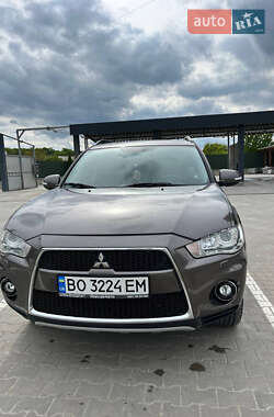 Mitsubishi Outlander 2011