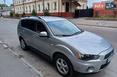 Mitsubishi Outlander  2010