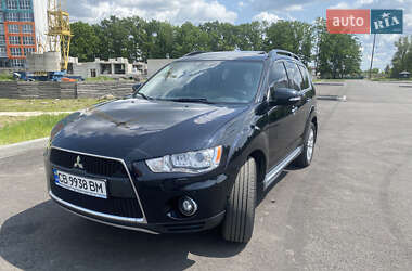 Mitsubishi Outlander  2011