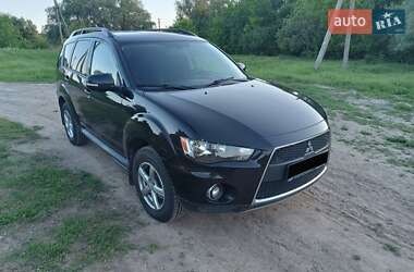Mitsubishi Outlander  2011