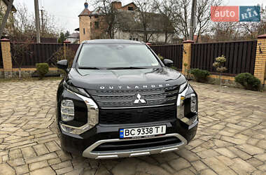 Mitsubishi Outlander  2022