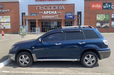 Mitsubishi Outlander  2004