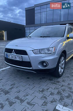 Mitsubishi Outlander  2010