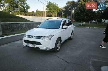 Mitsubishi Outlander  2013