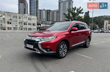 Mitsubishi Outlander 2023