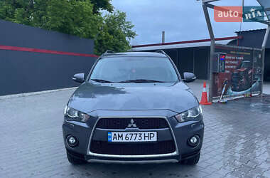 Mitsubishi Outlander  2011